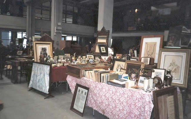 Picture 10 The Antique market - Pistoia in Pacinotti Street