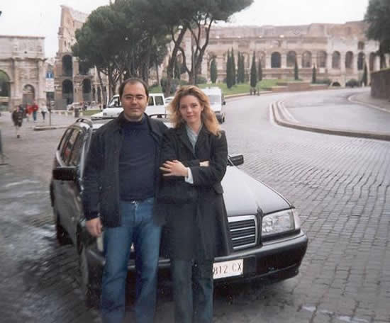 Picture 2 Colosseum (on the right) and the Arc of Costantine (on the left).